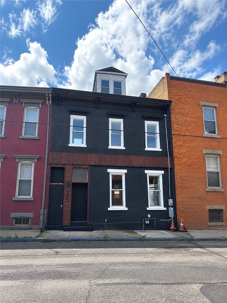 Property Photo: 925 Constance St PA 15212