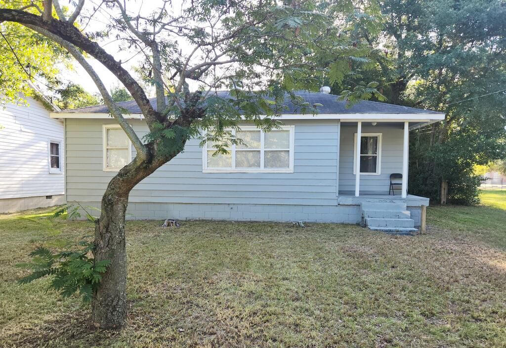 Property Photo:  230 Frost Street  GA 31705 