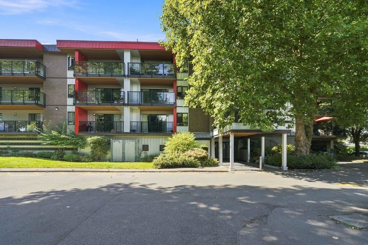 Property Photo:  11240 Daniels Road 312  BC V6X 1M6 