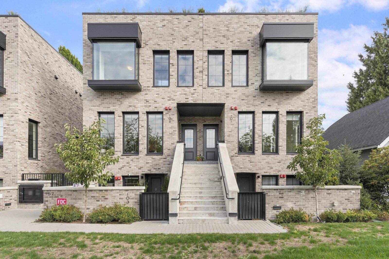 Property Photo:  157 W King Edward 102  BC V5Y 2H8 