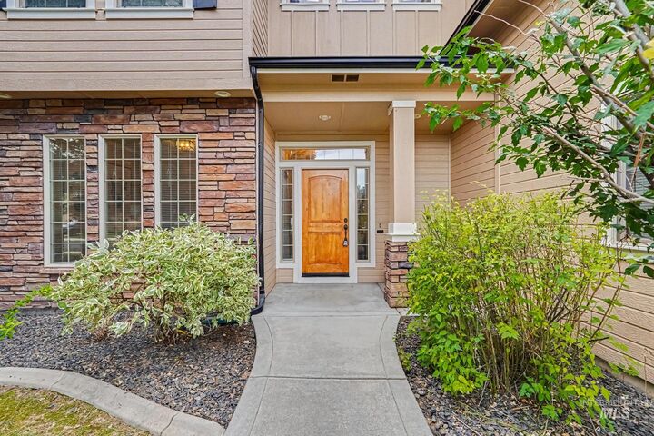 Property Photo: 538 E Halpin Dr ID 83646