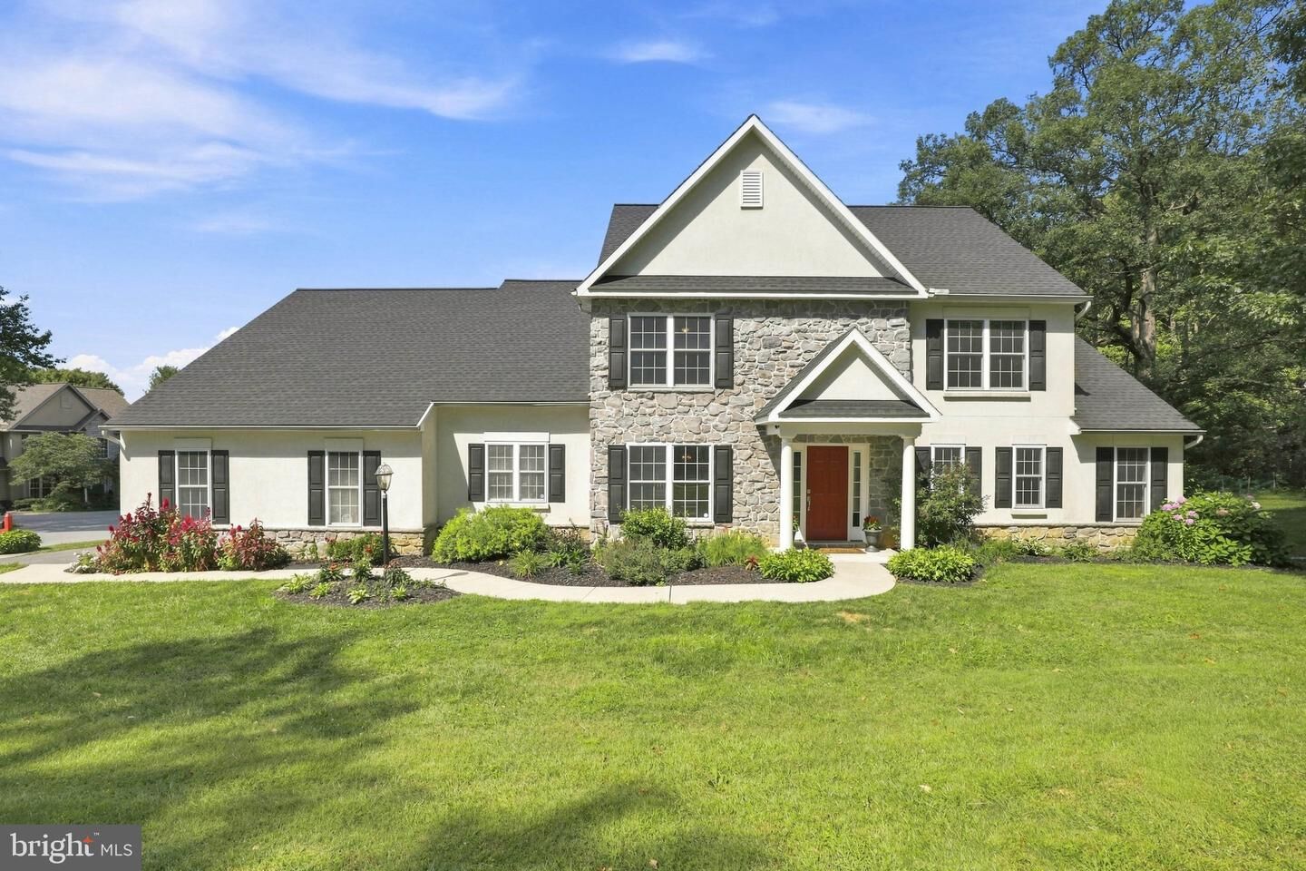Property Photo: 501 Bald Eagle Court PA 17601