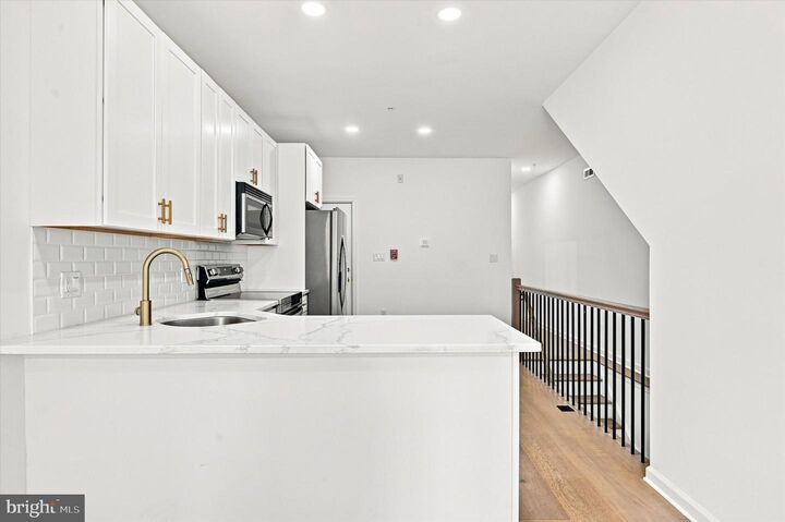 Property Photo:  1644 N Marshall Street 1  PA 19122 
