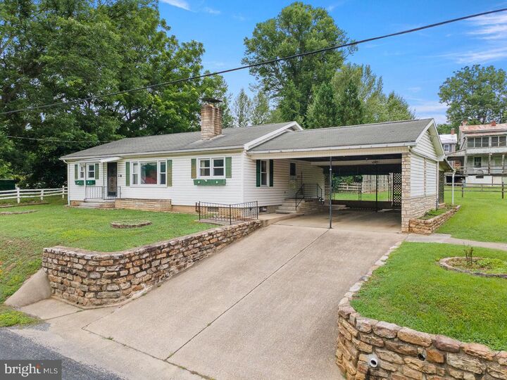 Property Photo:  304 Water Street  VA 22824 