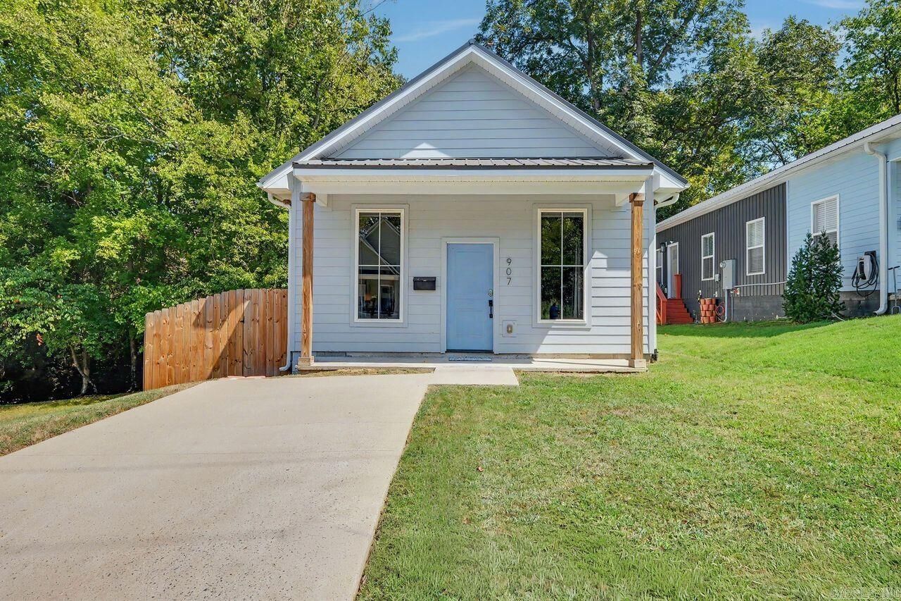 Property Photo:  907 S Park  AR 72202 