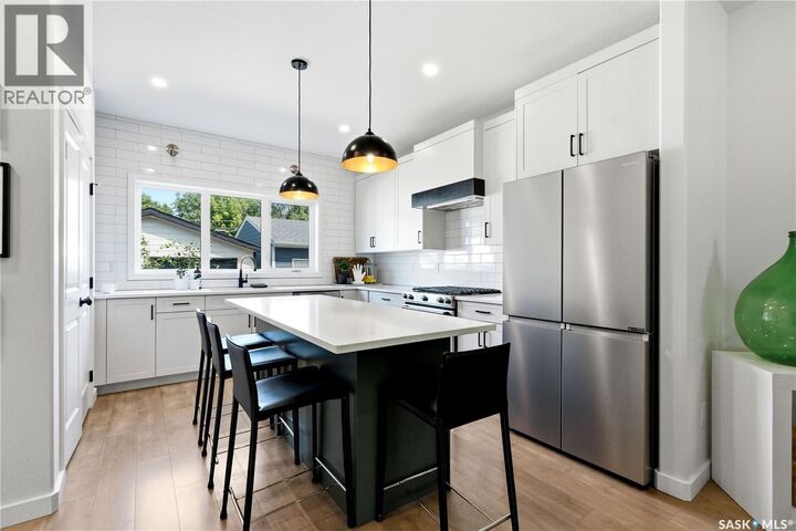 Property Photo:  1039 4th Street E  SK S7K 1K6 