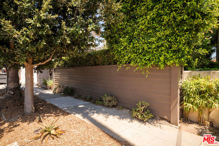 Property Photo: 728 Pacific St CA 90405