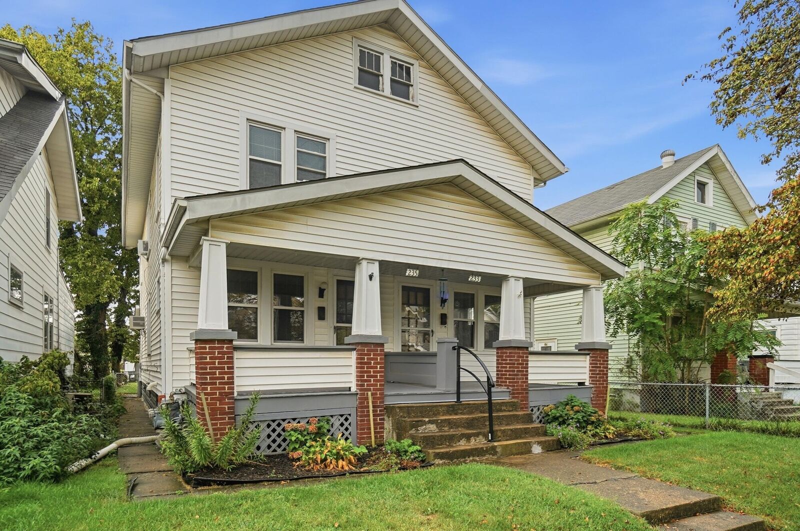 Property Photo:  233 E Jenkins Avenue  OH 43207 