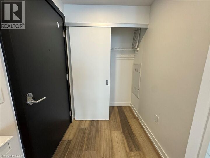 Property Photo: 15 Wellington Street 1701 ON N2G 0E4