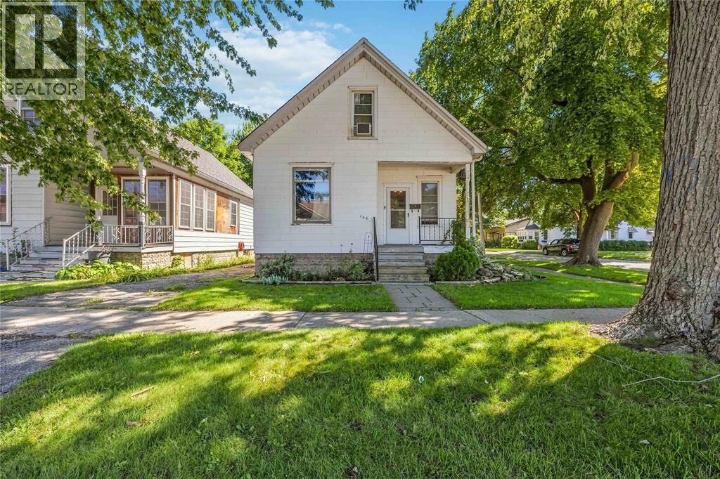 Photo de la propriété:  146 Mitton Street North  ON N7T 6G8 