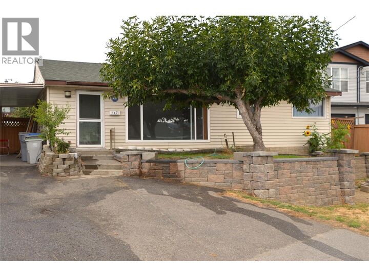 Property Photo:  147 Oak Road  BC V2B 1K7 