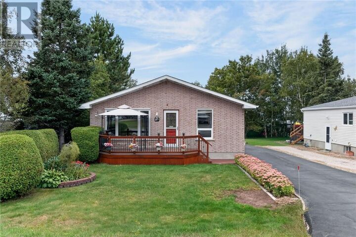 Property Photo:  85 Ridgemount Avenue  ON P3B 3W4 