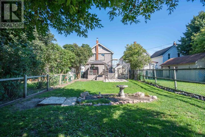 Property Photo: 307 Beverley St ON P6A 1S3