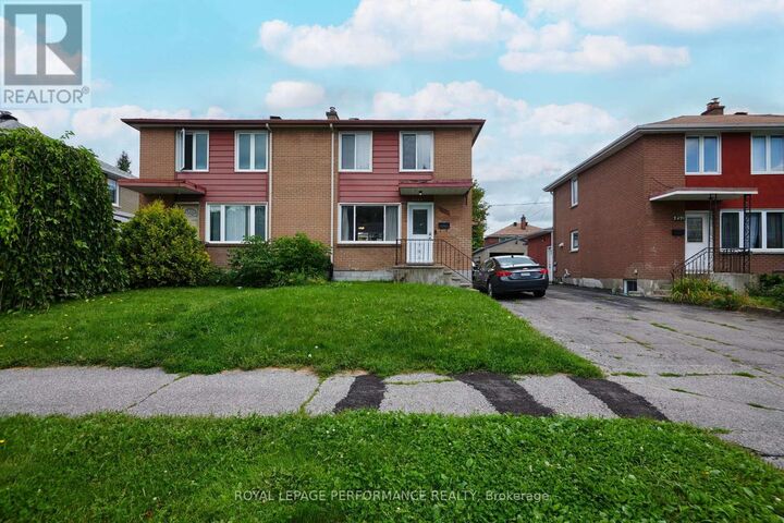 Property Photo:  2423 Clementine Boulevard  ON K1V 8E1 