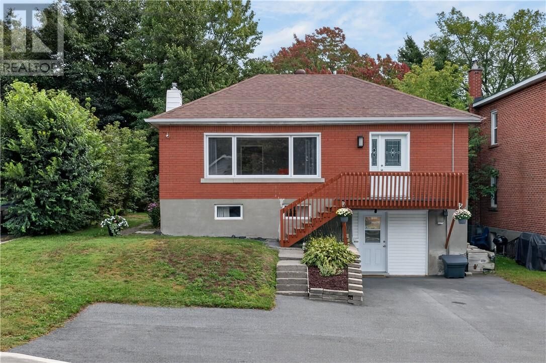 Property Photo:  363 Wellington Heights  ON P3E 3V8 