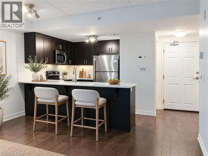 Property Photo:  50 Bryan Court Ll05  ON N2A 4N4 