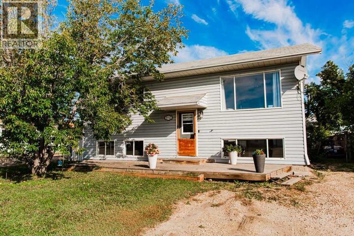 Property Photo: 9712 105 Avenue AB T8X 5E6
