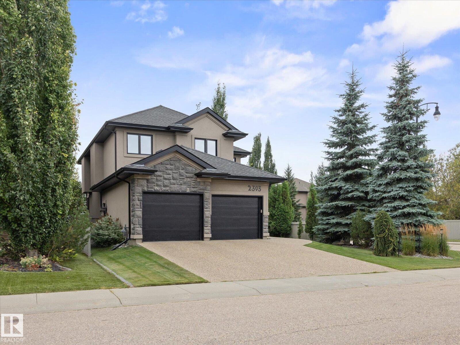 Property Photo:  2303 Warry Crest SW  AB T6W 0N9 
