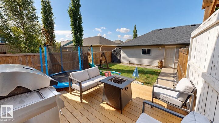 Property Photo: 7016 Eton Boulevard AB T8H 0K9