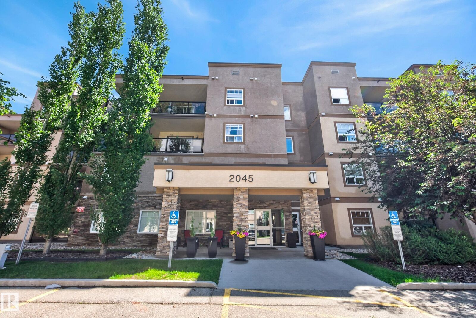 Property Photo:  2045 Grantham Court NW 215  AB T5T 3X6 
