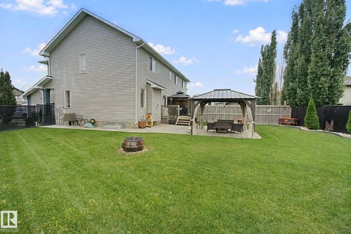 Property Photo:  130 Catalina Crest  AB T8L 0K6 