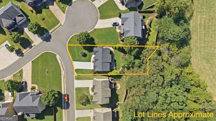 Property Photo: 3840 Falling Leaf Lane GA 30041