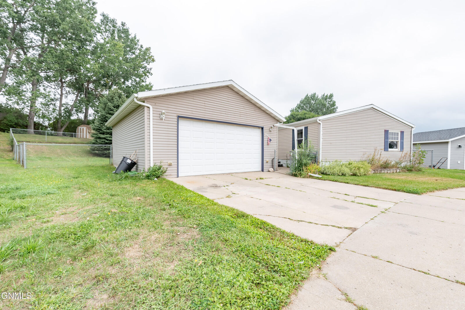 Property Photo:  4618 Rebel Drive  ND 58503 