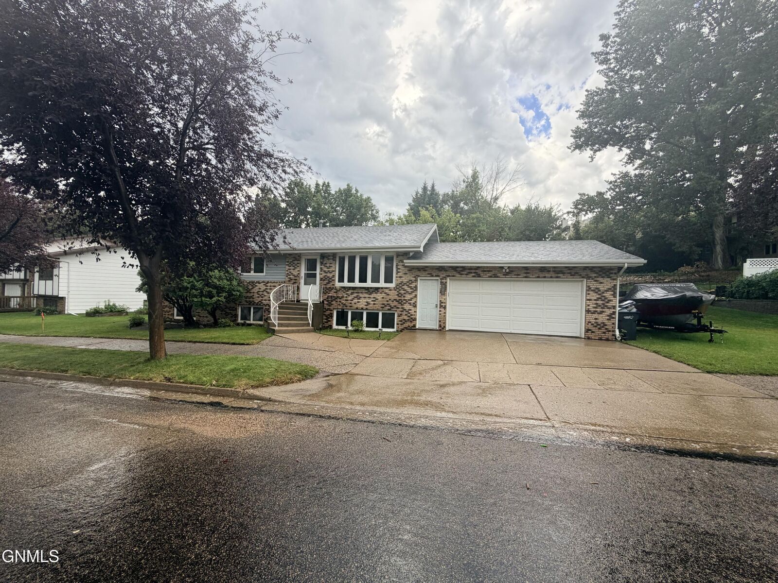 Property Photo:  509 Lohstreter Road NW  ND 58554 