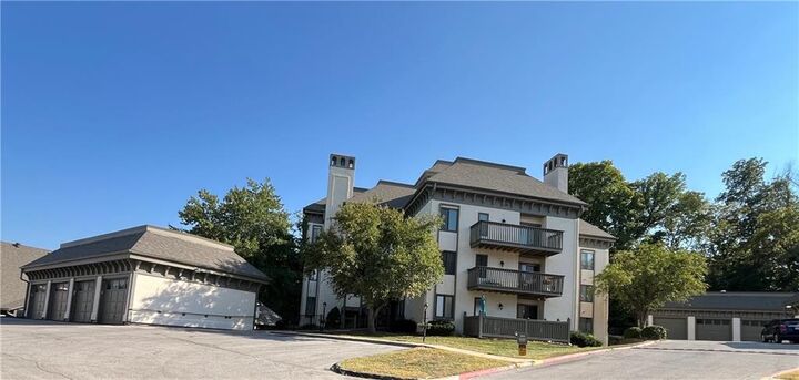 Property Photo:  303 E Partridge Avenue  MO 64055 