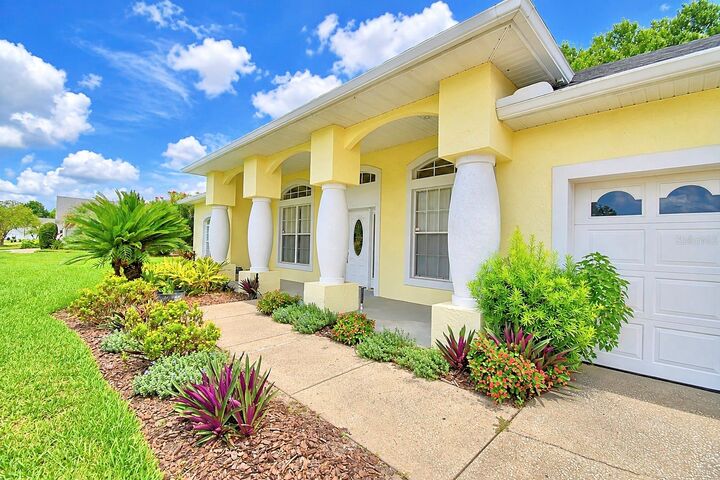 Property Photo:  754 Santa Maria Dr  FL 33884 