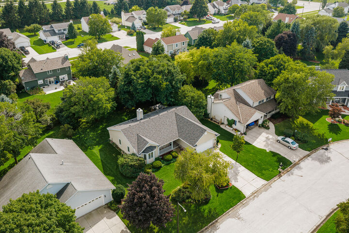 Property Photo: N58w24835 Cardinal Ct WI 53089