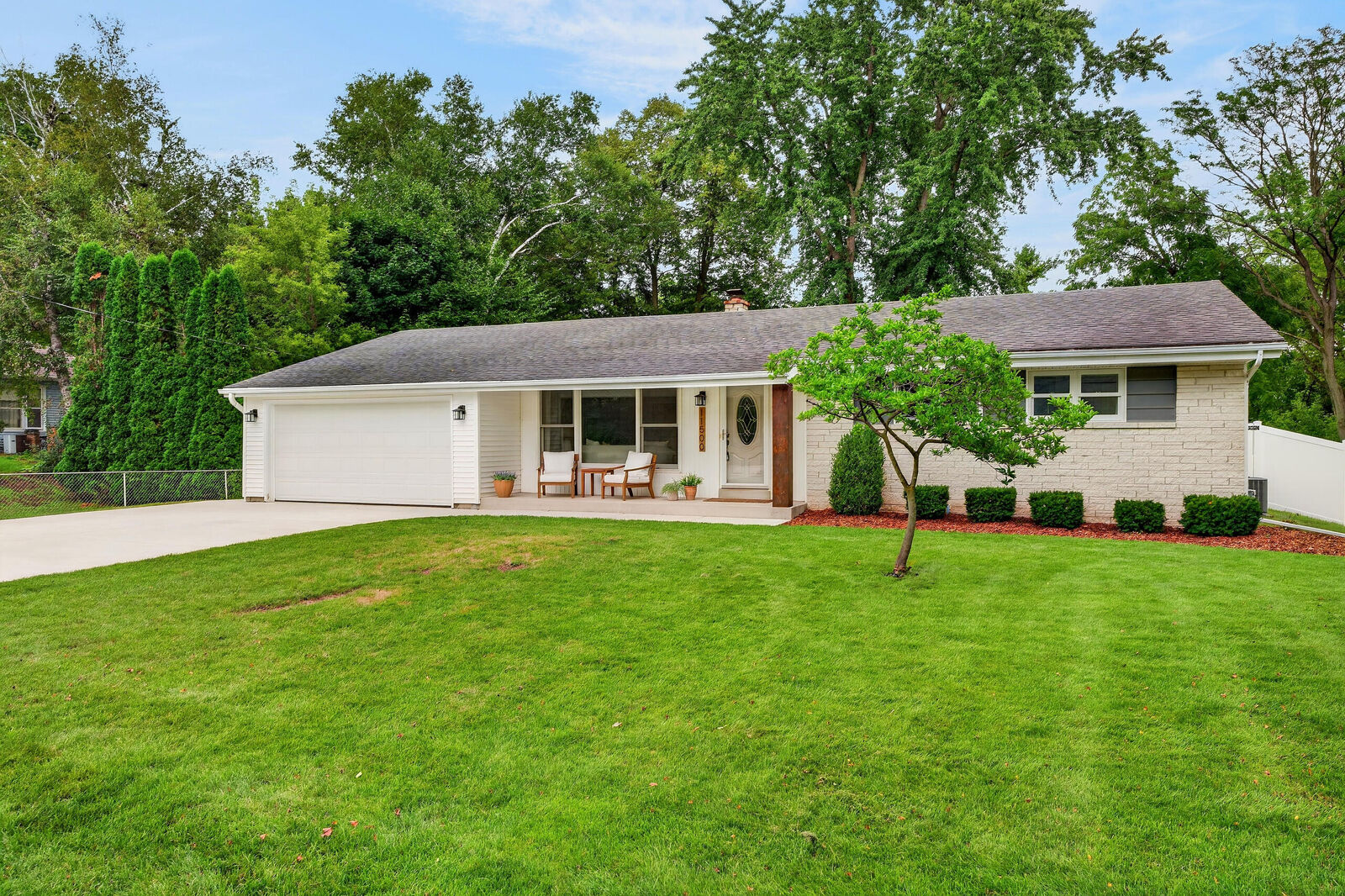 Property Photo:  11500 N Buntrock Ave  WI 53092 