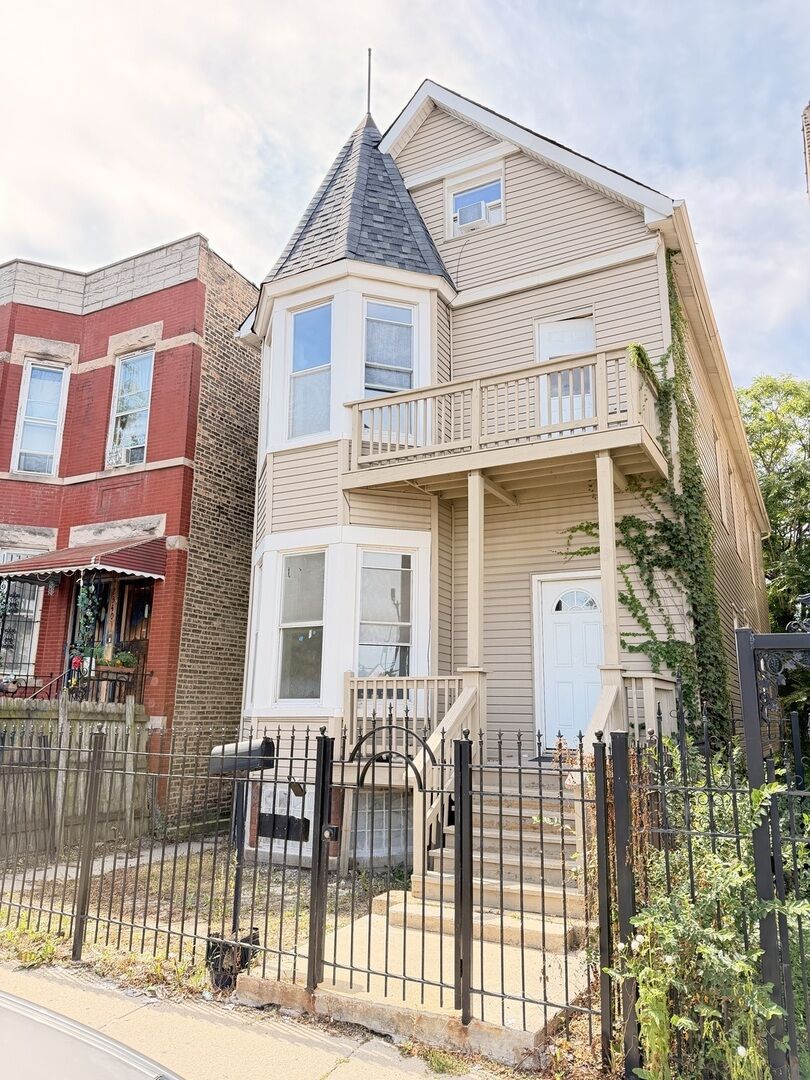 Property Photo:  2342 N Kimball Avenue 1  IL 60647 