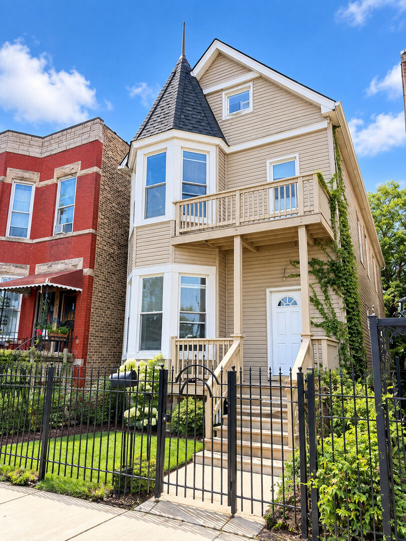 Property Photo:  2342 N Kimball Avenue 1  IL 60647 