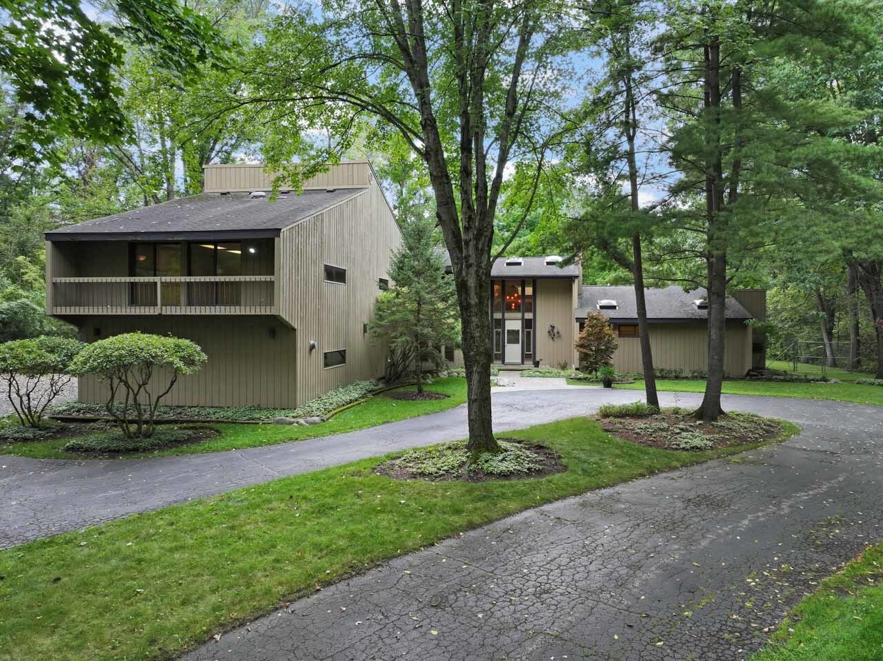 Property Photo:  560 Thornmeadow Road  IL 60015 