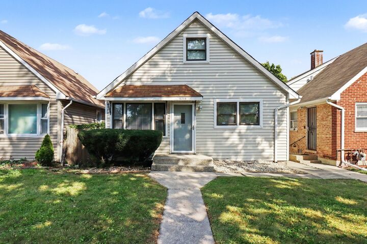 Property Photo: 16229 Woodbridge Avenue IL 60426
