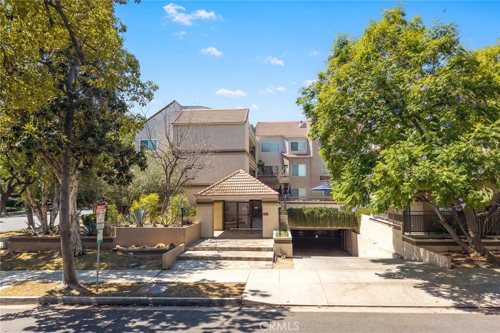 Property Photo: 501 E Del Mar Boulevard 109 CA 91101