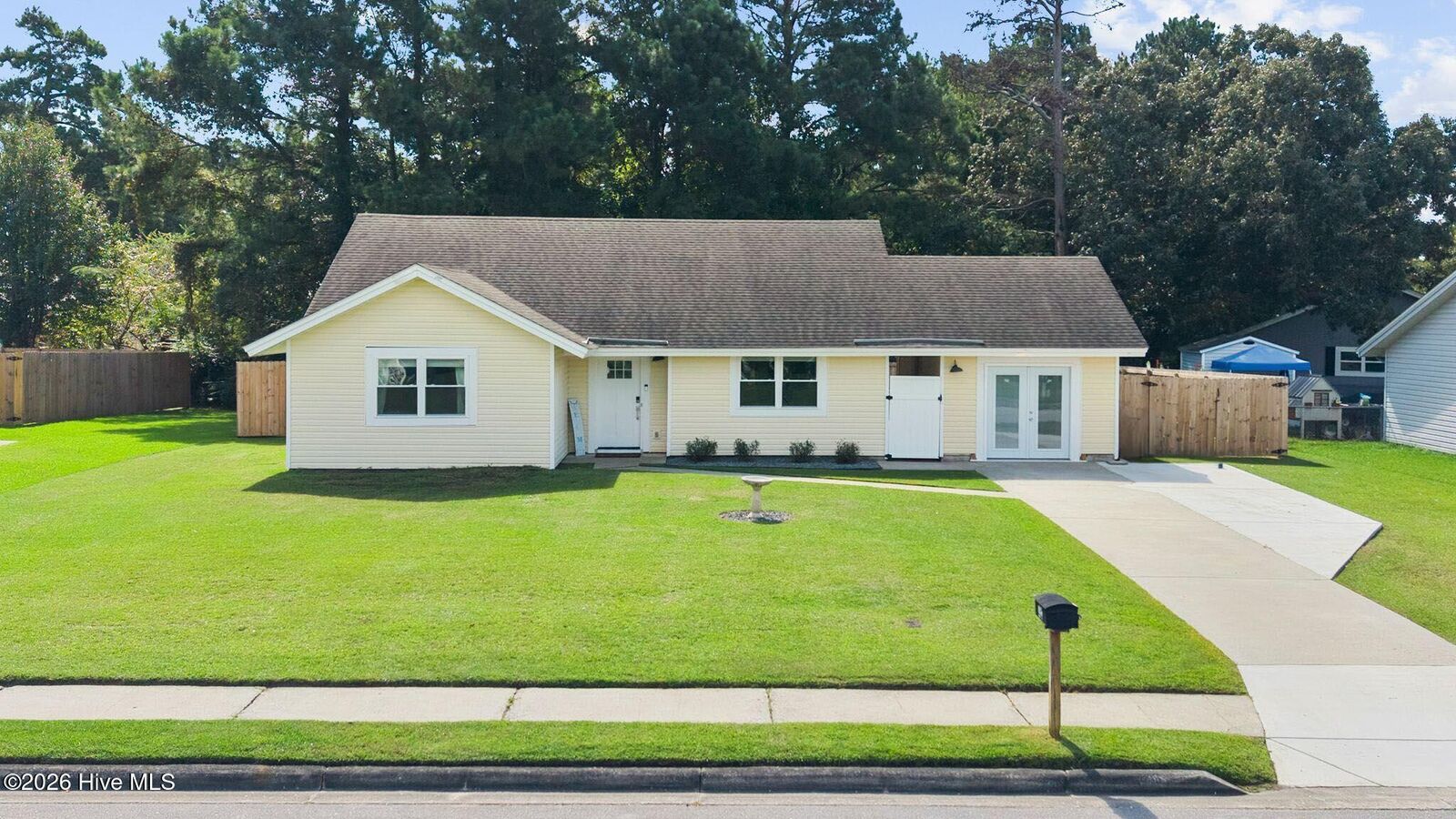 Property Photo:  405 Dennis Road  NC 28546 