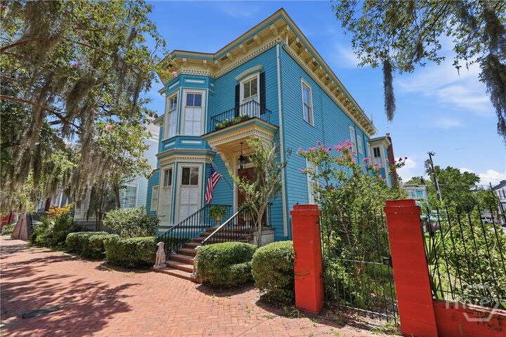 Property Photo: 207 E Gwinnett Street GA 31401