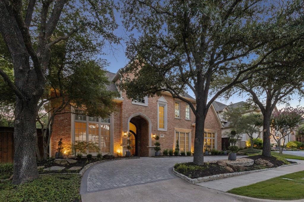 Property Photo: 1401 Eastwick Lane TX 75093