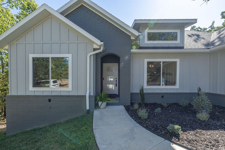 Property Photo:  40 Berkshire Drive  AR 72714 
