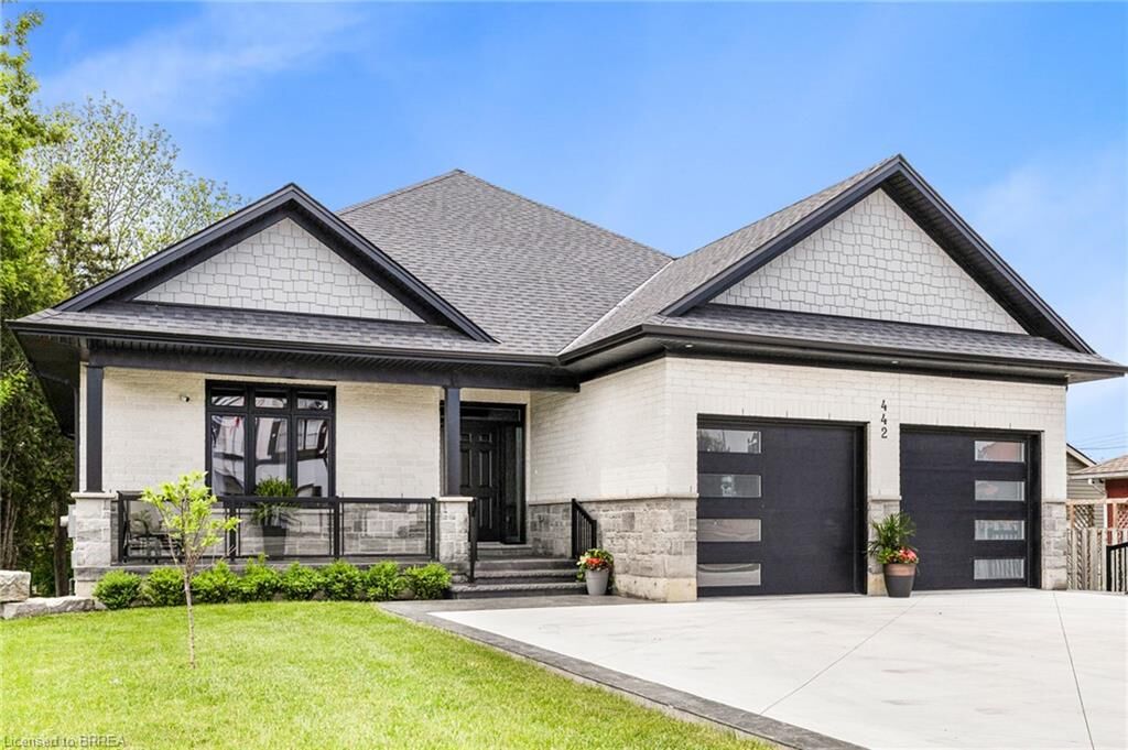 Property Photo:  442 James Street  ON N4B 2C1 