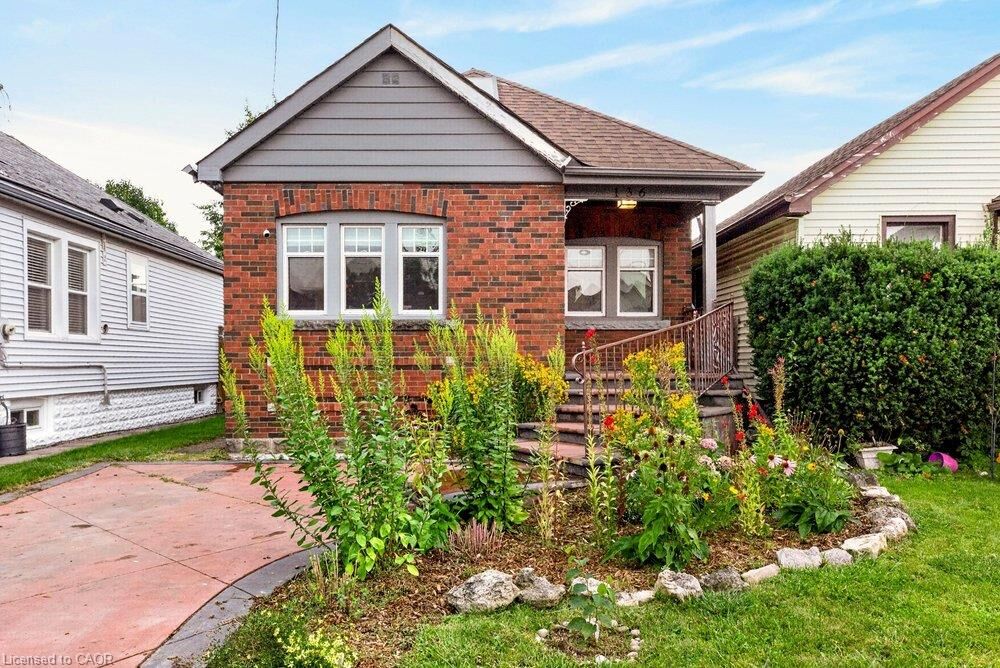 Property Photo:  136 Weir Street N  ON L8H 5E9 
