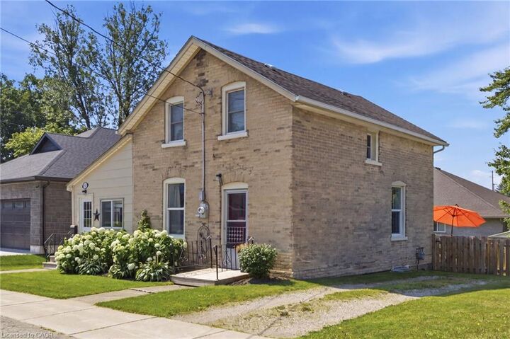 Property Photo:  520 Elma Street W  ON N4W 1W3 