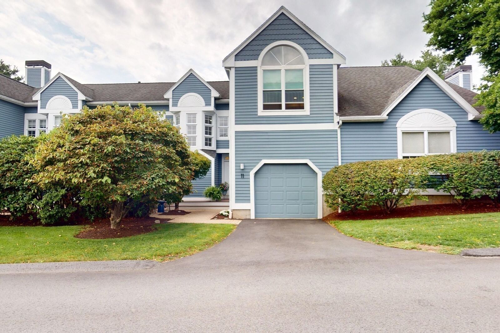 Property Photo:  15 Kings Way 11  MA 02451 