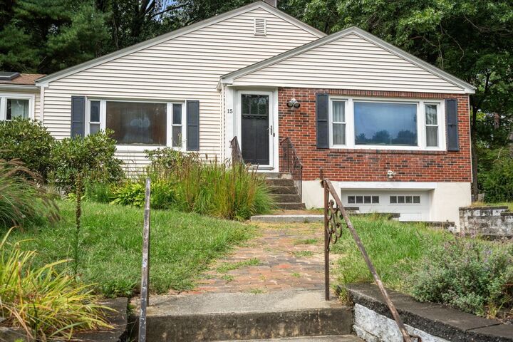 Property Photo: 15 Claridge Dr MA 01602