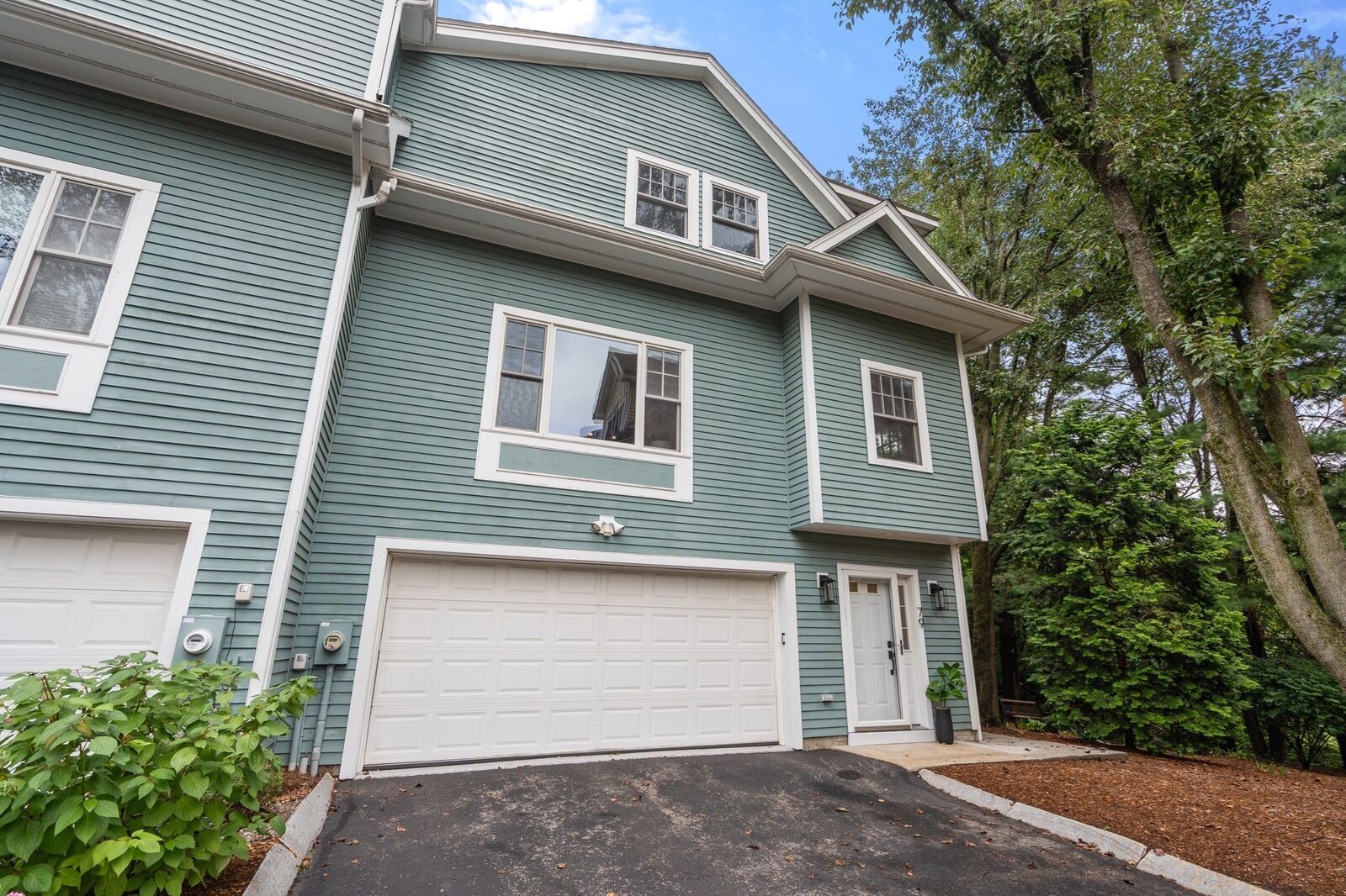 Property Photo: 79 Beecher Pl 5 MA 02459