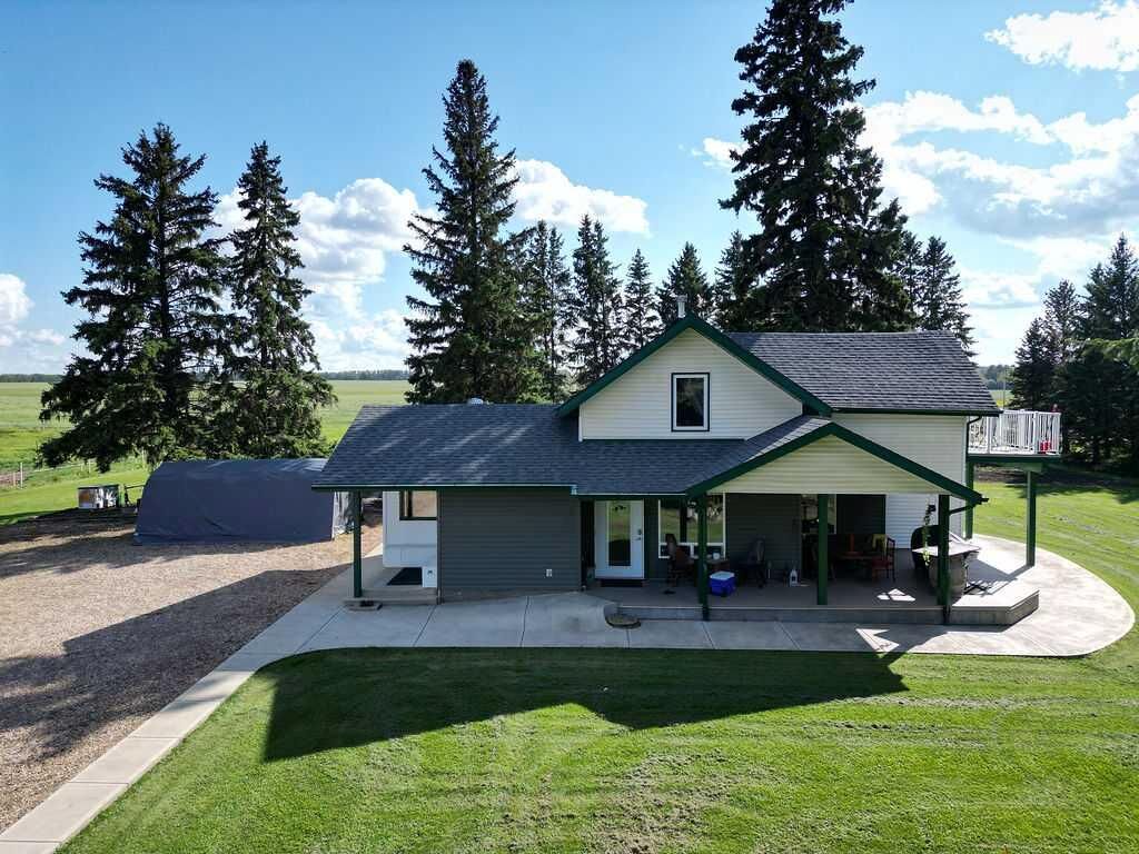 Property Photo:  662069 Range Road 222  AB T9S 2B5 