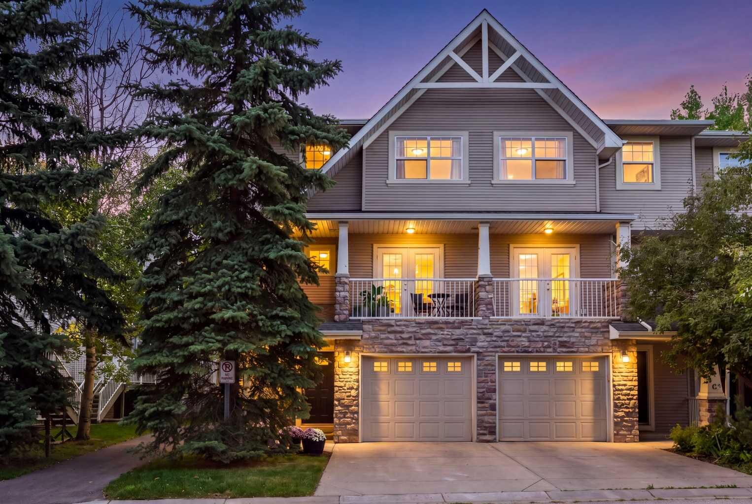 Property Photo: 190 Inglewood Grove SE AB T2G 5R4
