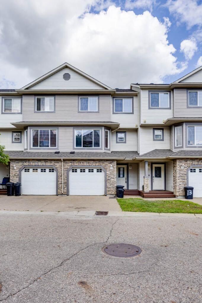 Property Photo:  400 Williams Drive 14  AB T9H 5R7 
